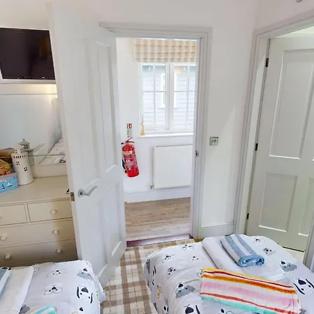 Salty Dog At The Bay Filey, Sleeps 4, 2 Dogs Welcome For Free Too 別荘 ファイリー