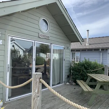 Feriehus Salty Dog, The Bay, 2 Bedrooms With Ensuites, Parking For 2 Cars, 2 Dogs Welcome *