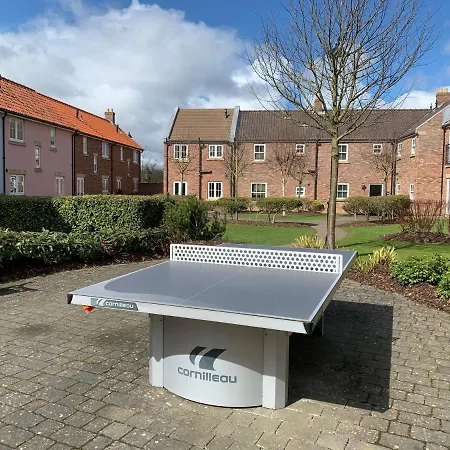 Salty Dog, The Bay, 2 Bedrooms With Ensuites, Parking For 2 Cars, 2 Dogs Welcome Filey